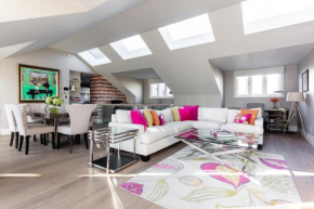 The Strand III by onefinestay